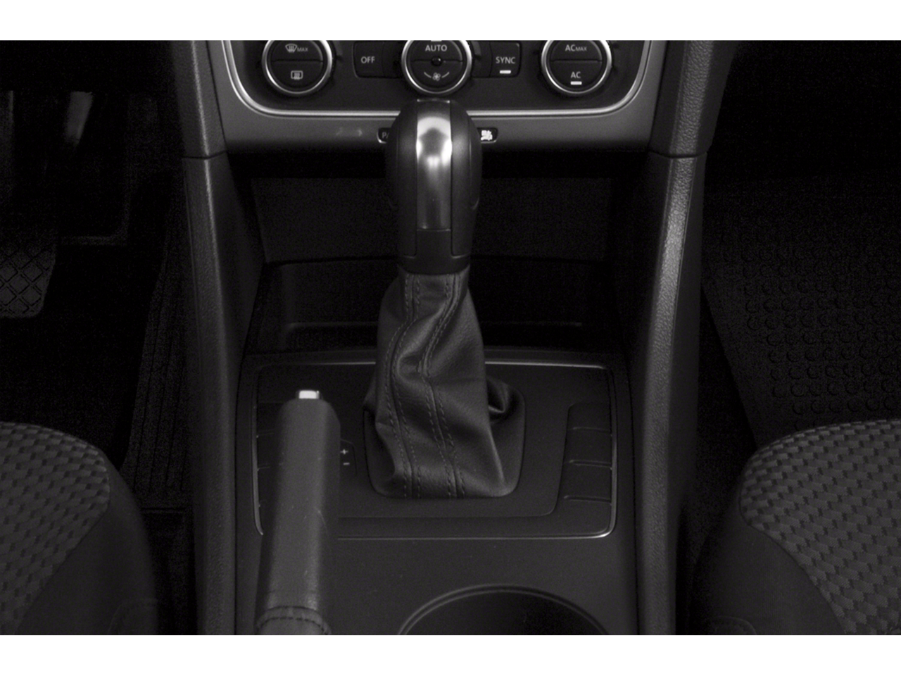 2015 Volkswagen Passat 4dr Sdn 2.0L TDI DSG SEL Premium