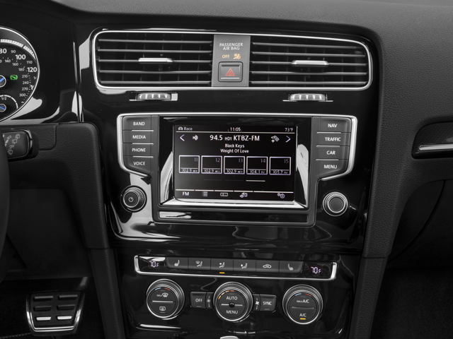 2017 Volkswagen Golf R 4-Door Manual w/DCC/Nav