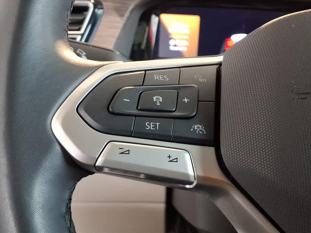 2025 Volkswagen Atlas 2.0T SEL Premium R-Line 4MOTION