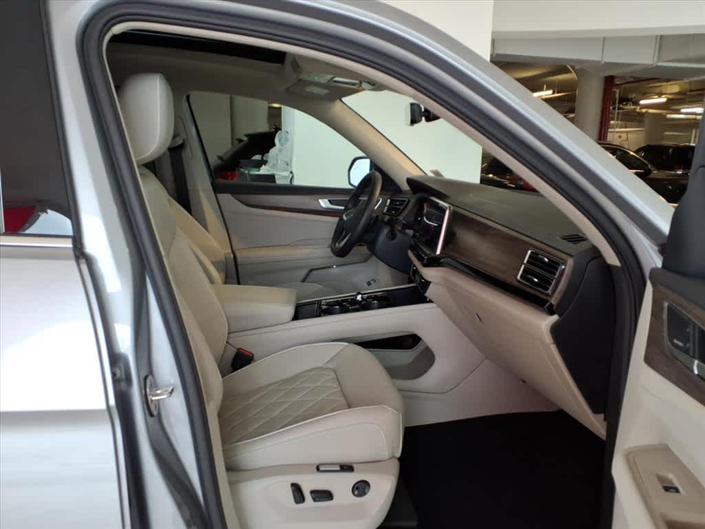 2025 Volkswagen Atlas 2.0T SEL Premium R-Line 4MOTION