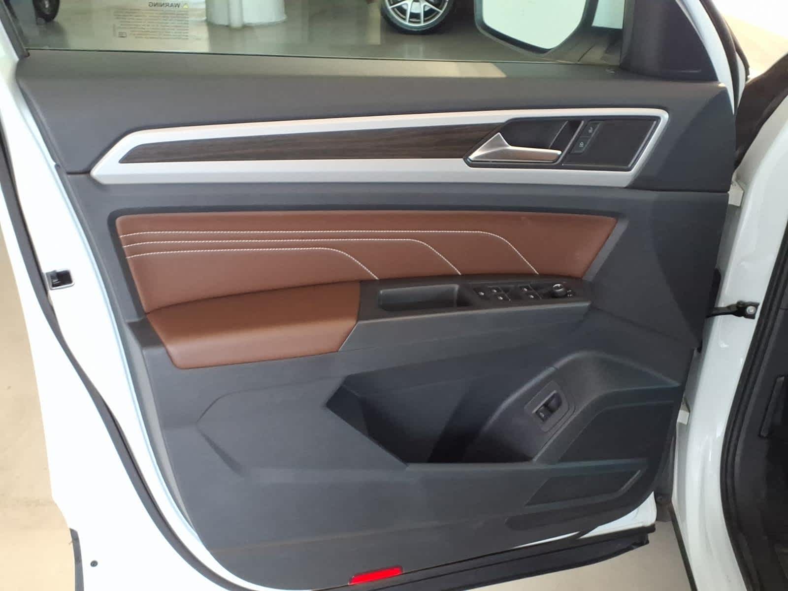 2023 Volkswagen Atlas 3.6L V6 SE w/Technology 4MOTION