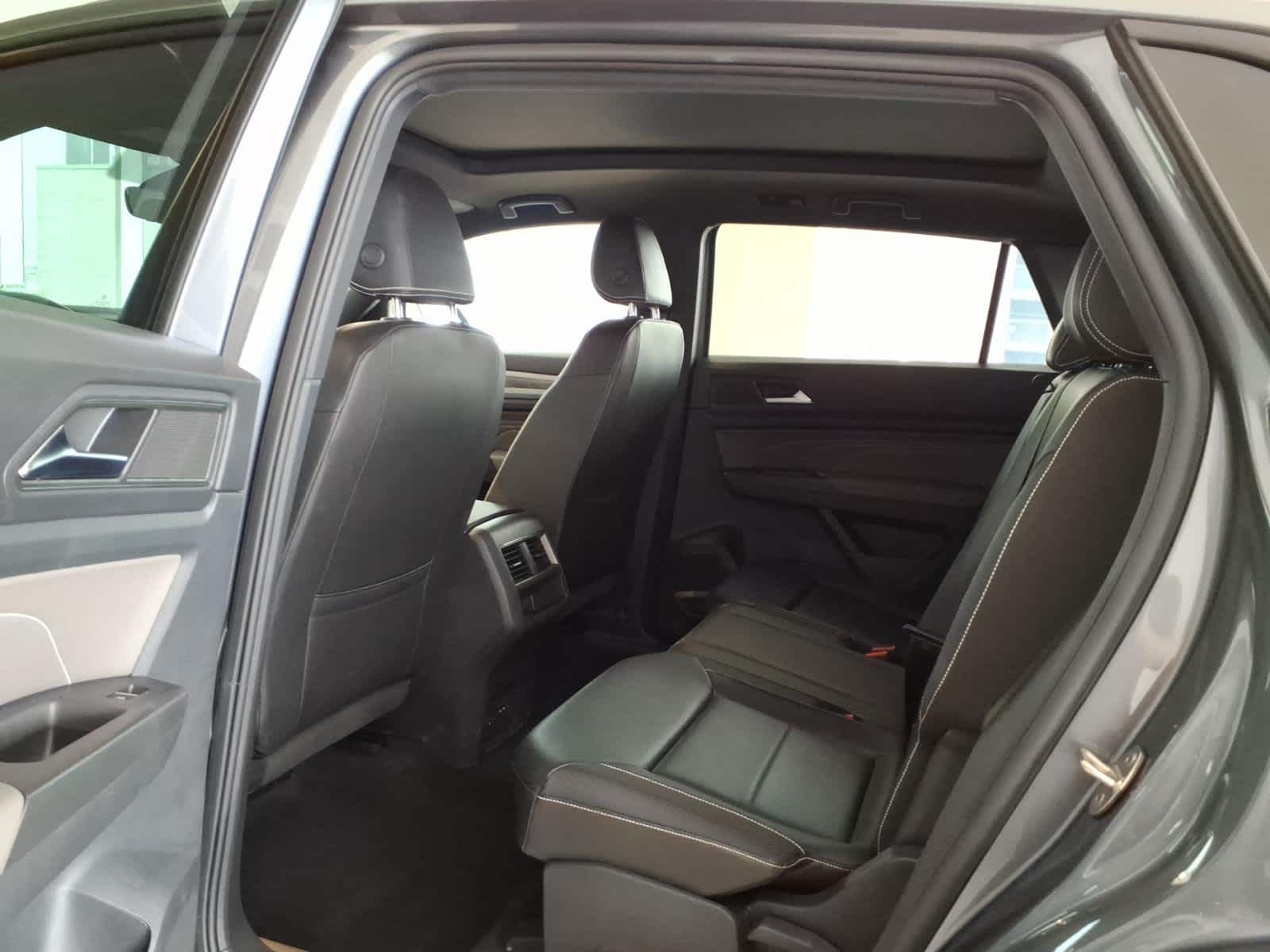 2023 Volkswagen Atlas Cross Sport 3.6L V6 SE w/Technology 4MOTION