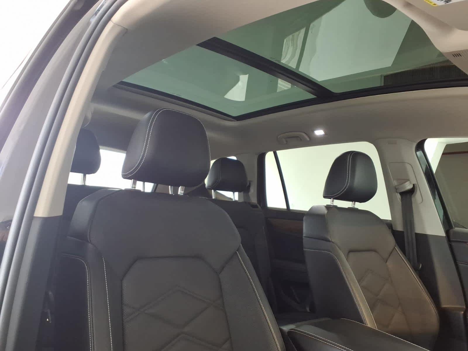 2024 Volkswagen Atlas 2.0T SE w/Technology 4MOTION
