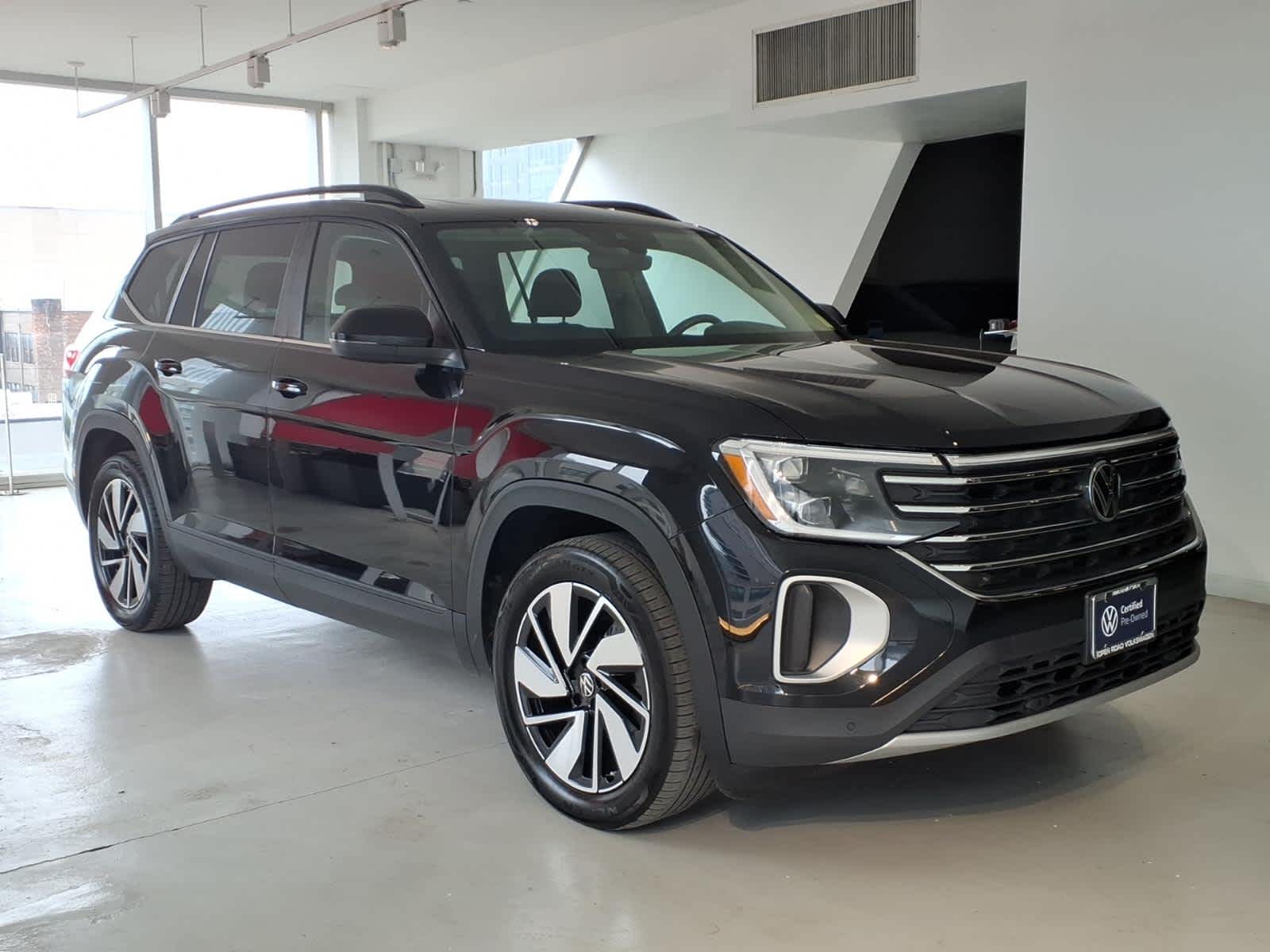 2024 Volkswagen Atlas 2.0T SE w/Technology 4MOTION