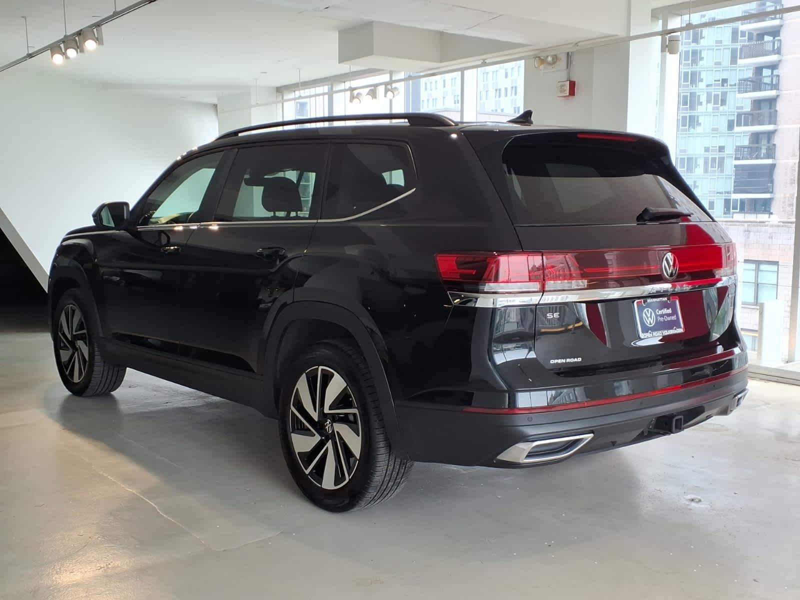2024 Volkswagen Atlas 2.0T SE w/Technology 4MOTION