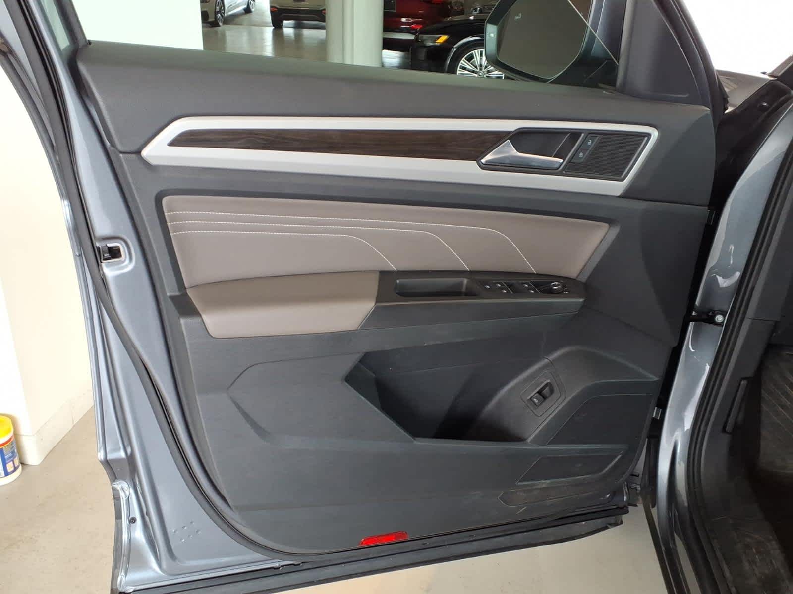 2023 Volkswagen Atlas 3.6L V6 SE w/Technology 4MOTION