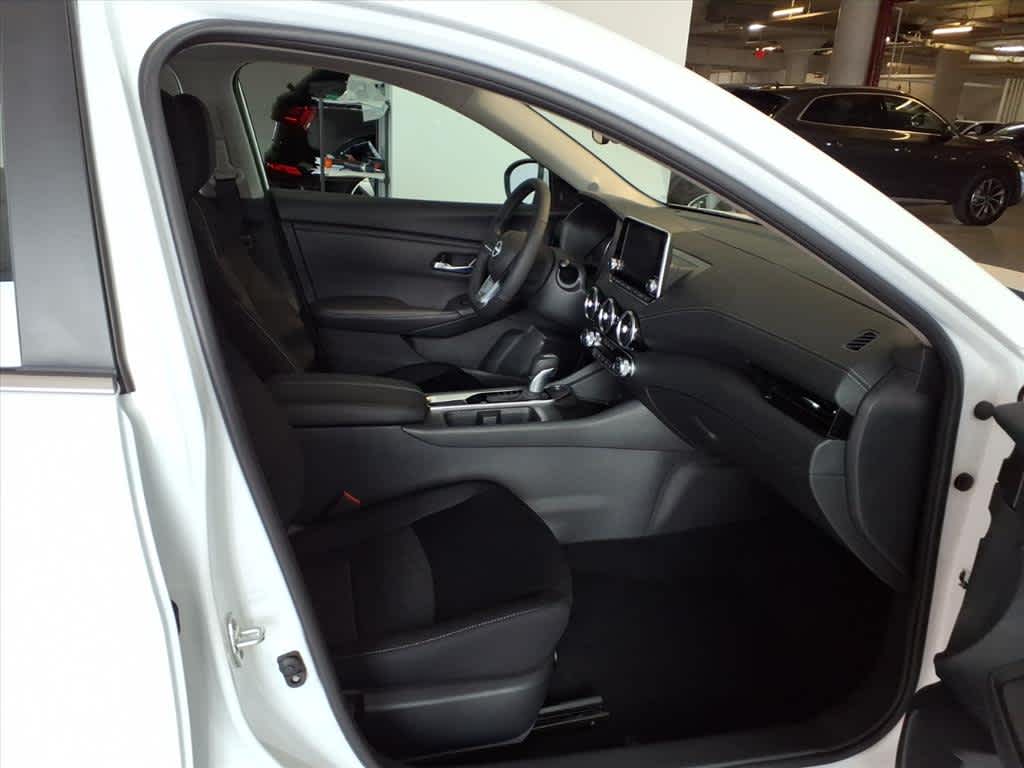 2025 Nissan Sentra SV CVT