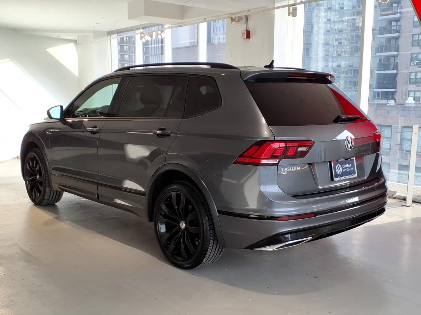2021 Volkswagen Tiguan 2.0T SE R-Line Black 4MOTION
