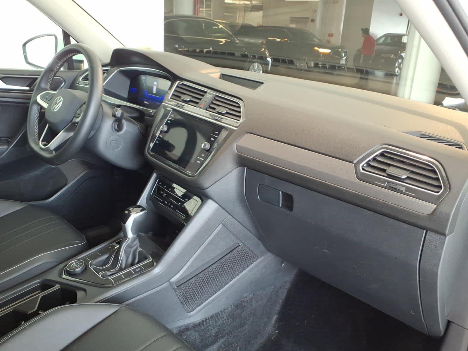 2024 Volkswagen Tiguan 2.0T SE 4MOTION