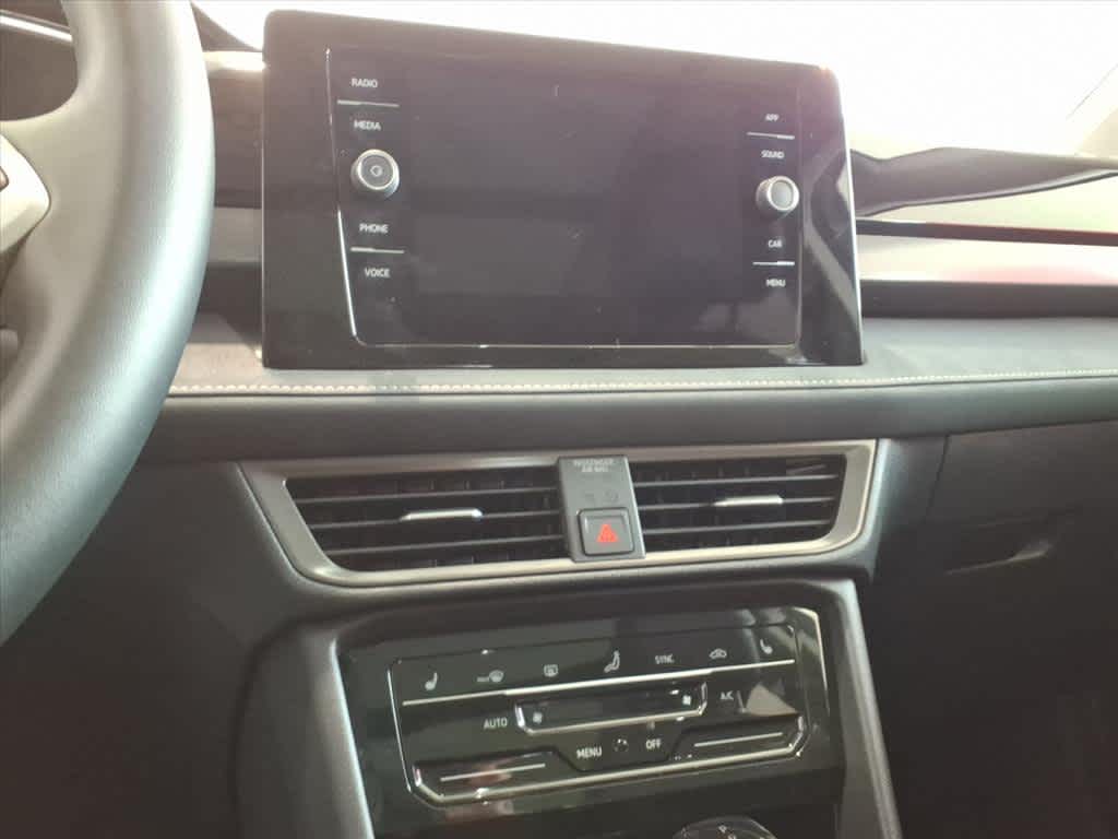 2025 Volkswagen Taos SE Black 4MOTION