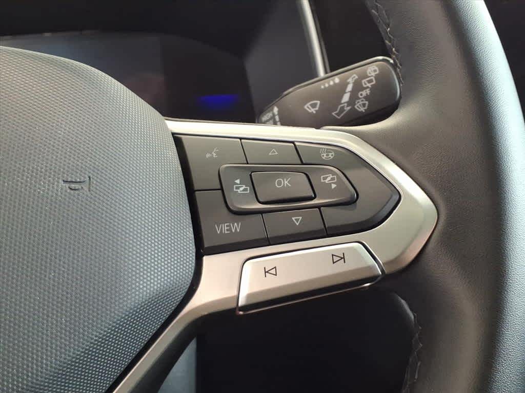 2025 Volkswagen Taos SE Black 4MOTION