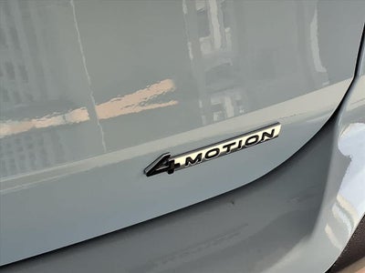 2025 Volkswagen Taos SE Black 4MOTION