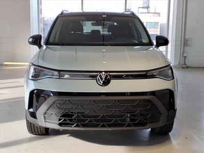 2025 Volkswagen Taos SE Black 4MOTION