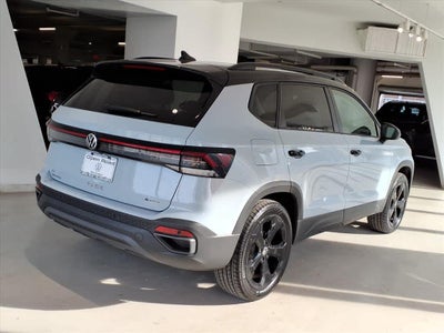 2025 Volkswagen Taos SE Black 4MOTION