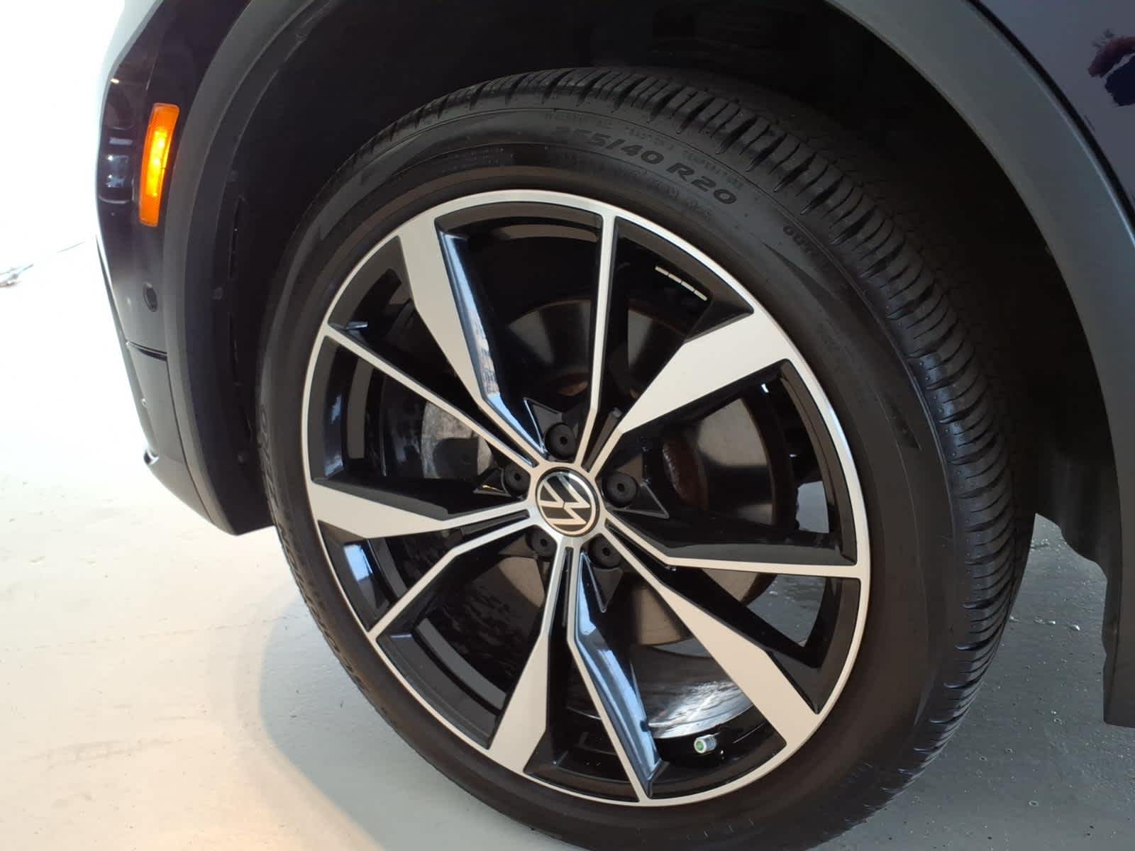 2023 Volkswagen Tiguan 2.0T SEL R-Line 4MOTION