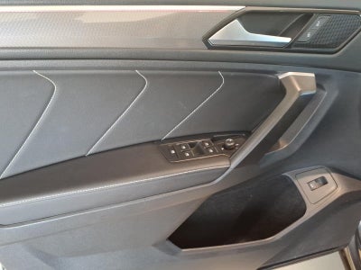 2024 Volkswagen Tiguan 2.0T SE R-Line Black 4MOTION