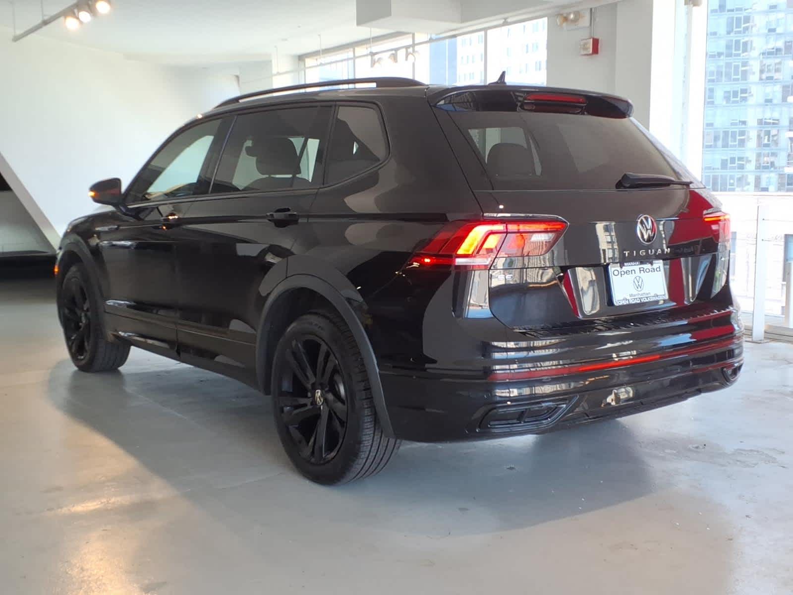 2023 Volkswagen Tiguan 2.0T SE R-Line Black 4MOTION