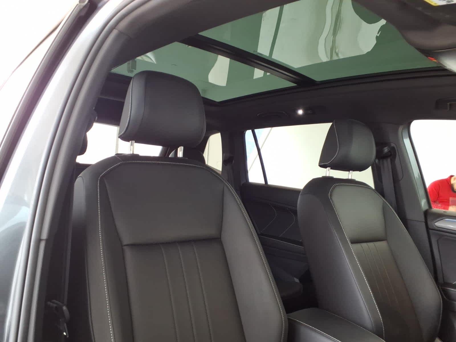 2023 Volkswagen Tiguan 2.0T SE R-Line Black 4MOTION