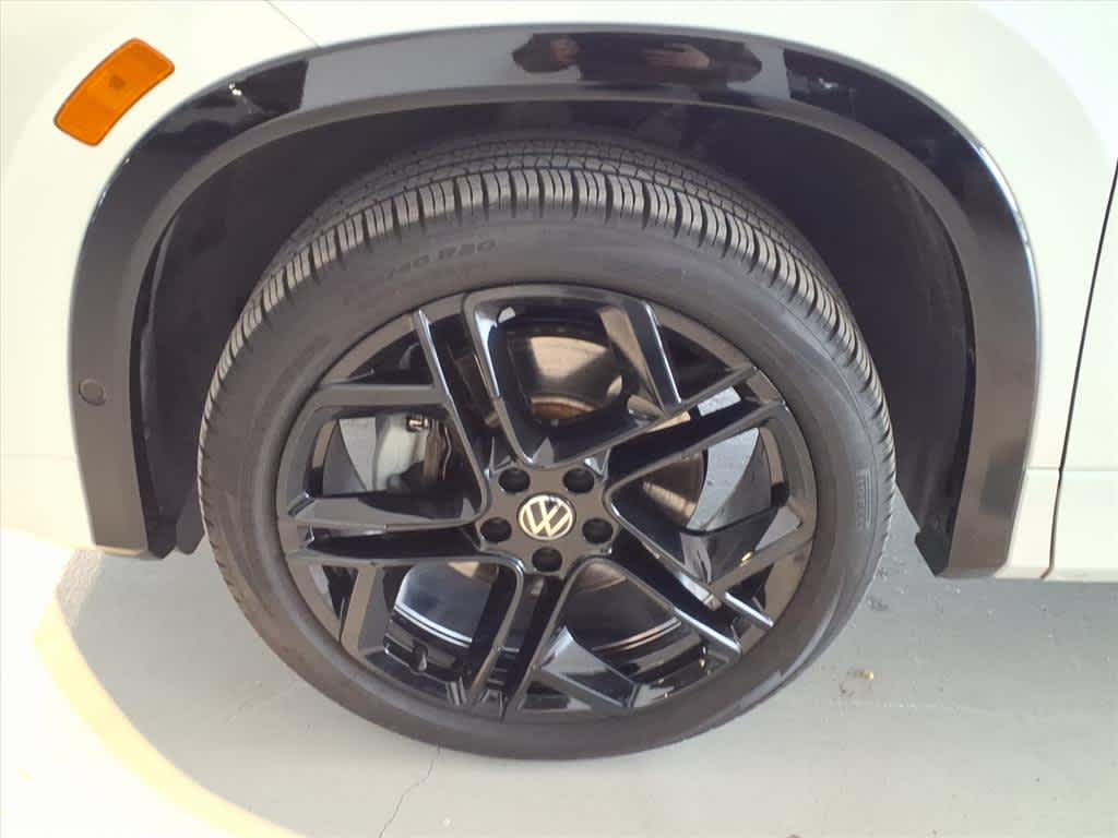 2025 Volkswagen Tiguan 2.0T SE R-Line Black 4MOTION