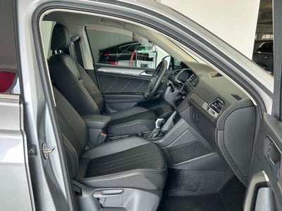 2024 Volkswagen Tiguan 2.0T SE 4MOTION