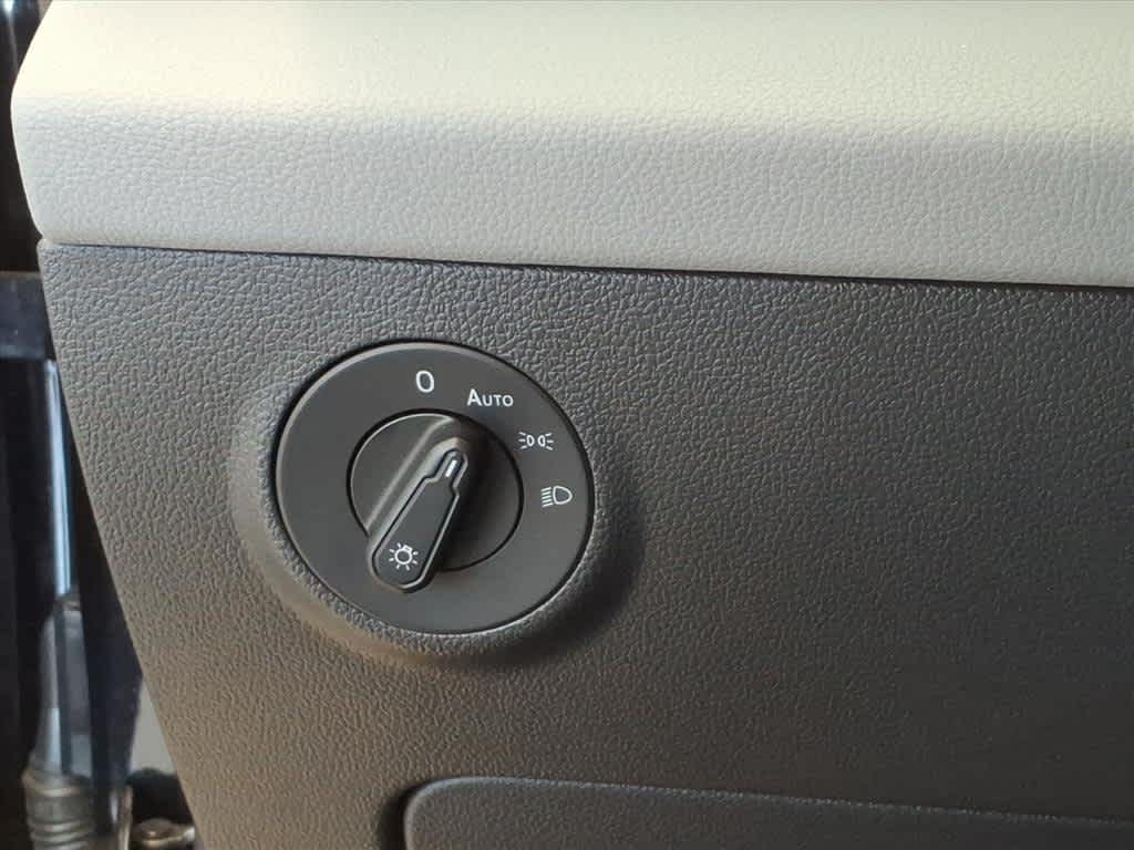 2022 Volkswagen Taos SE FWD