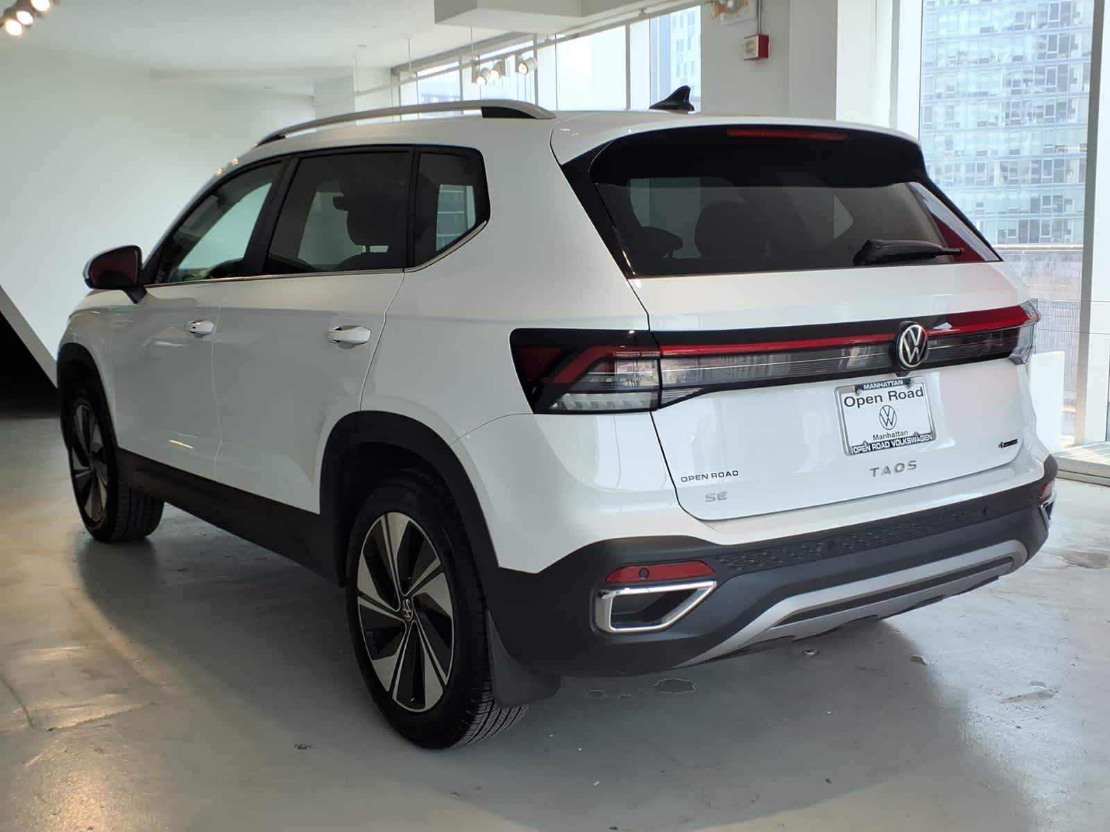 2026 Volkswagen Taos SE 4MOTION