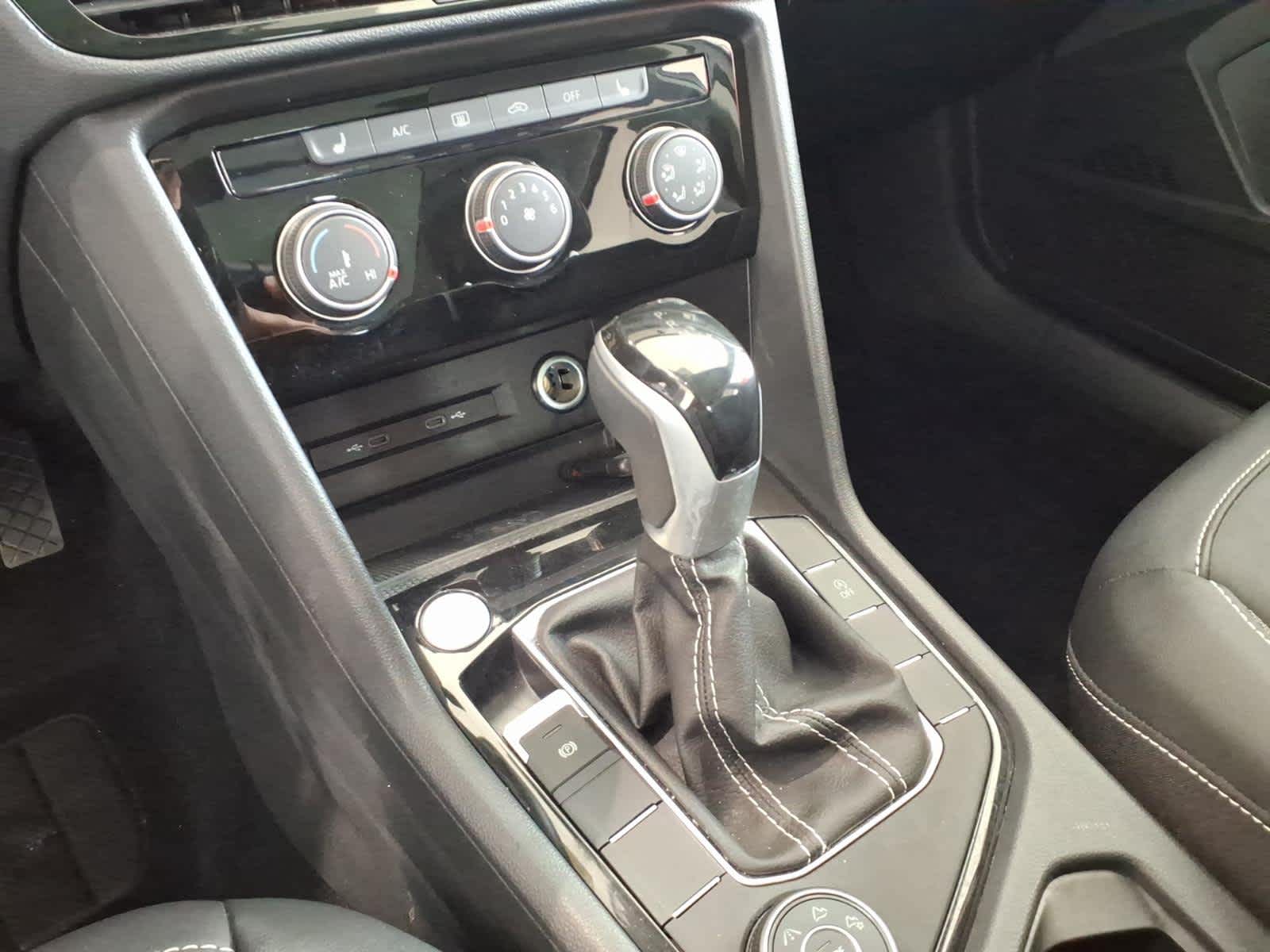 2023 Volkswagen Taos SE 4MOTION