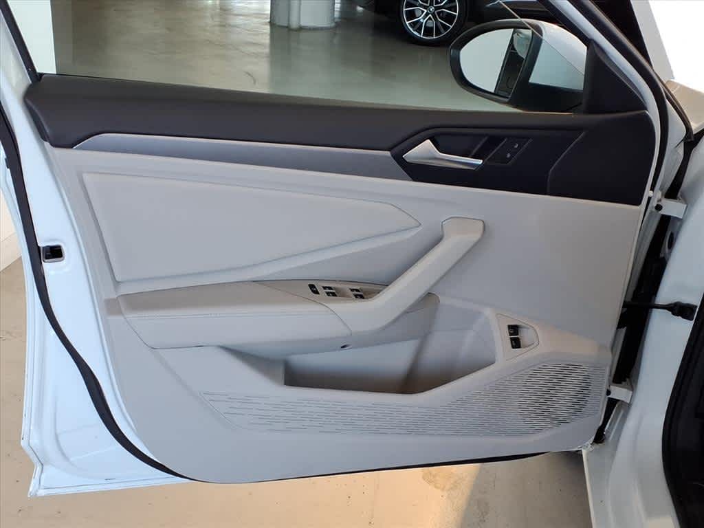 2023 Volkswagen Jetta SE Auto