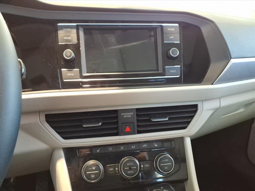 2023 Volkswagen Jetta SE Auto