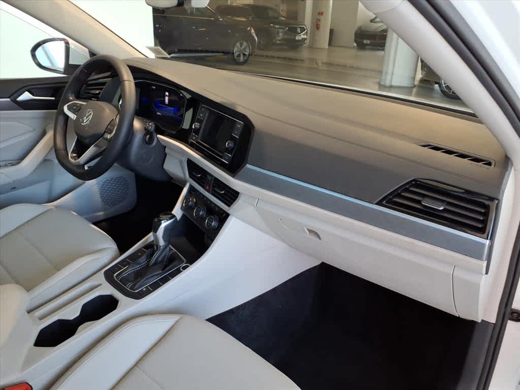 2023 Volkswagen Jetta SE Auto