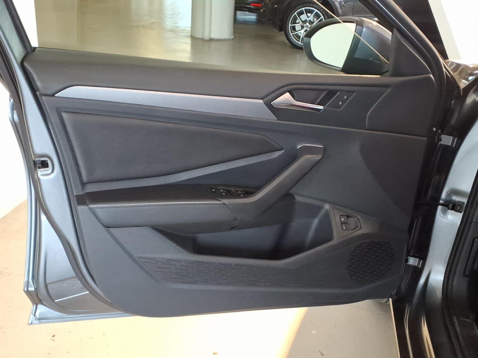 2023 Volkswagen Jetta SE Auto