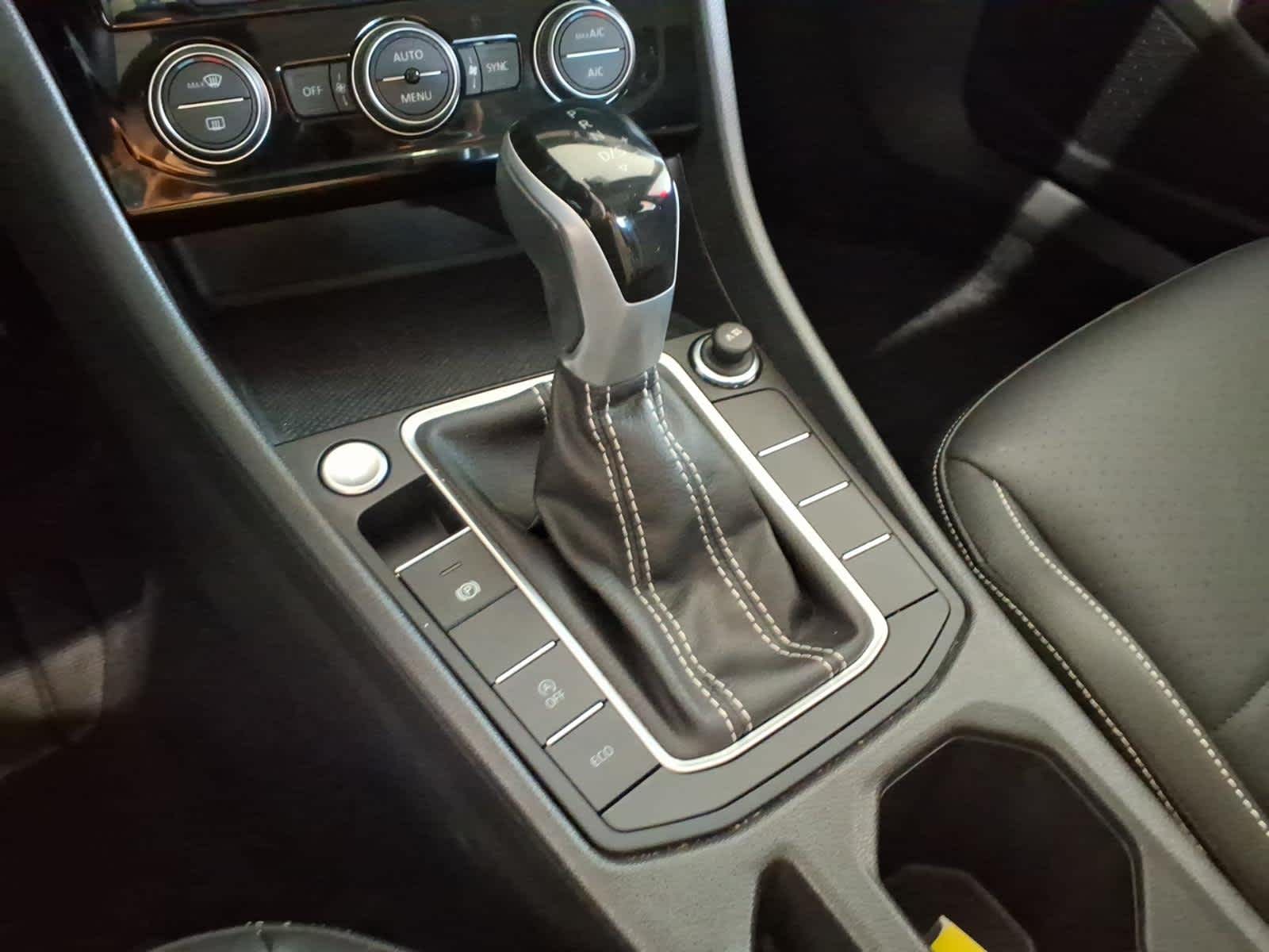 2023 Volkswagen Jetta SE Auto