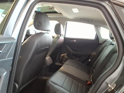 2023 Volkswagen Jetta SE Auto