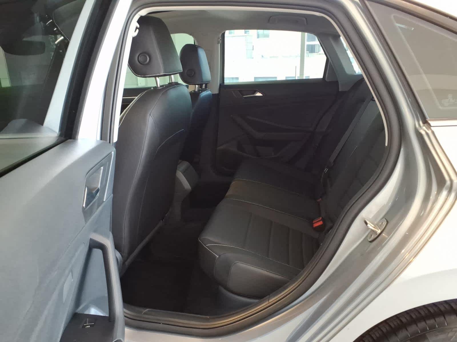 2023 Volkswagen Jetta SE Auto