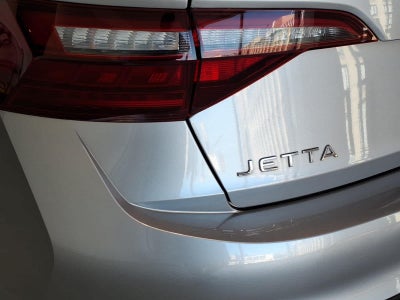 2023 Volkswagen Jetta SE Auto