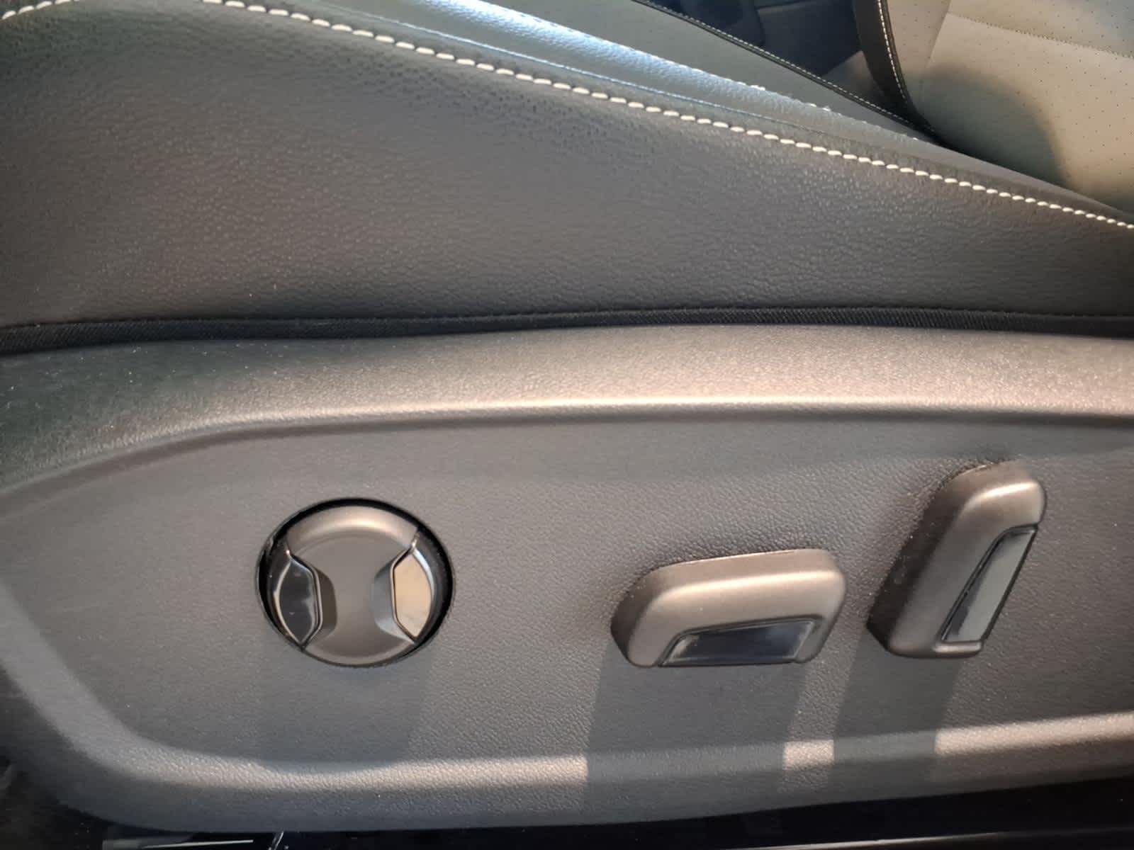 2025 Volkswagen Jetta SE Auto