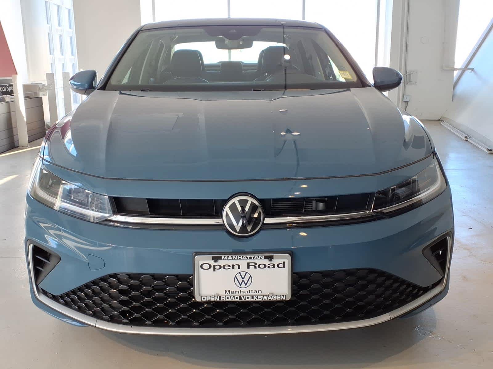 2025 Volkswagen Jetta SE Auto