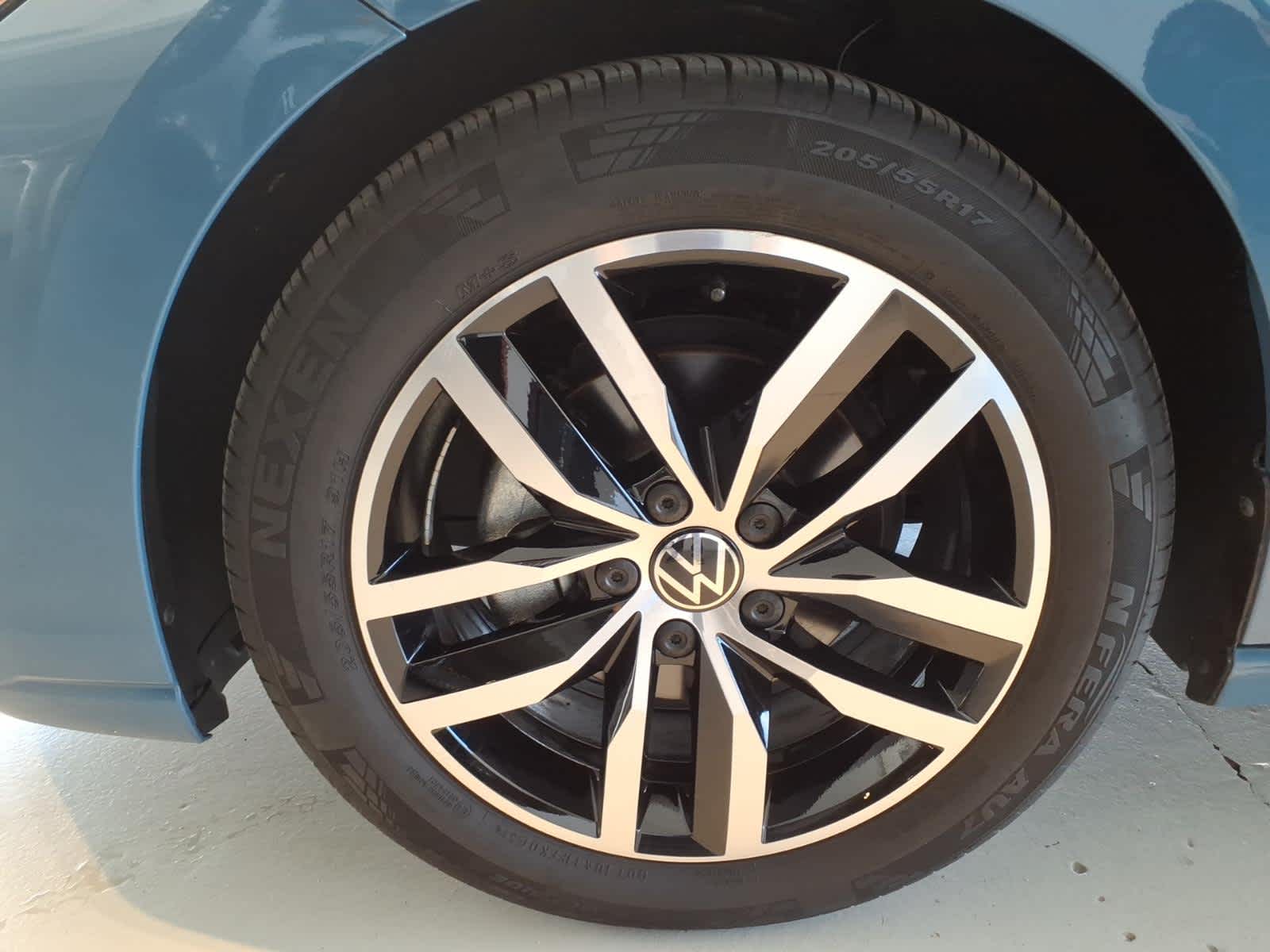 2025 Volkswagen Jetta SE Auto