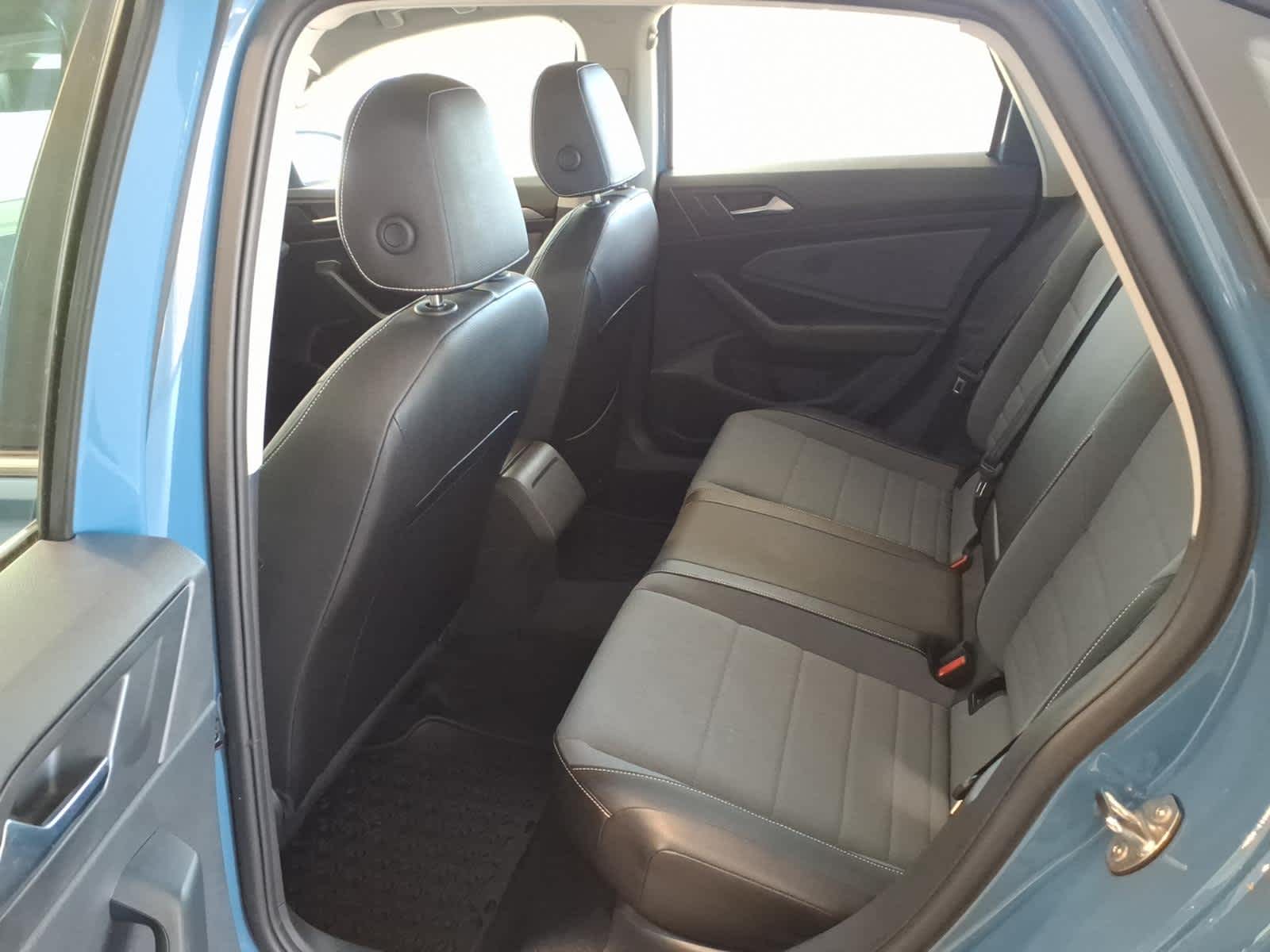 2025 Volkswagen Jetta SE Auto