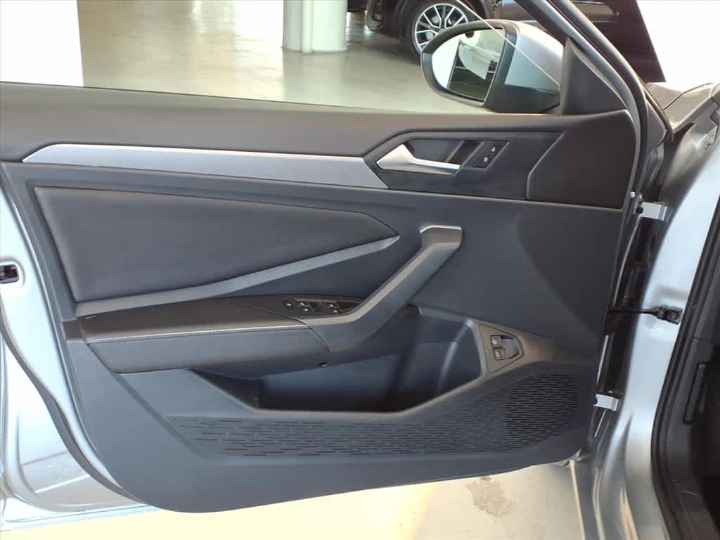 2023 Volkswagen Jetta SE Auto