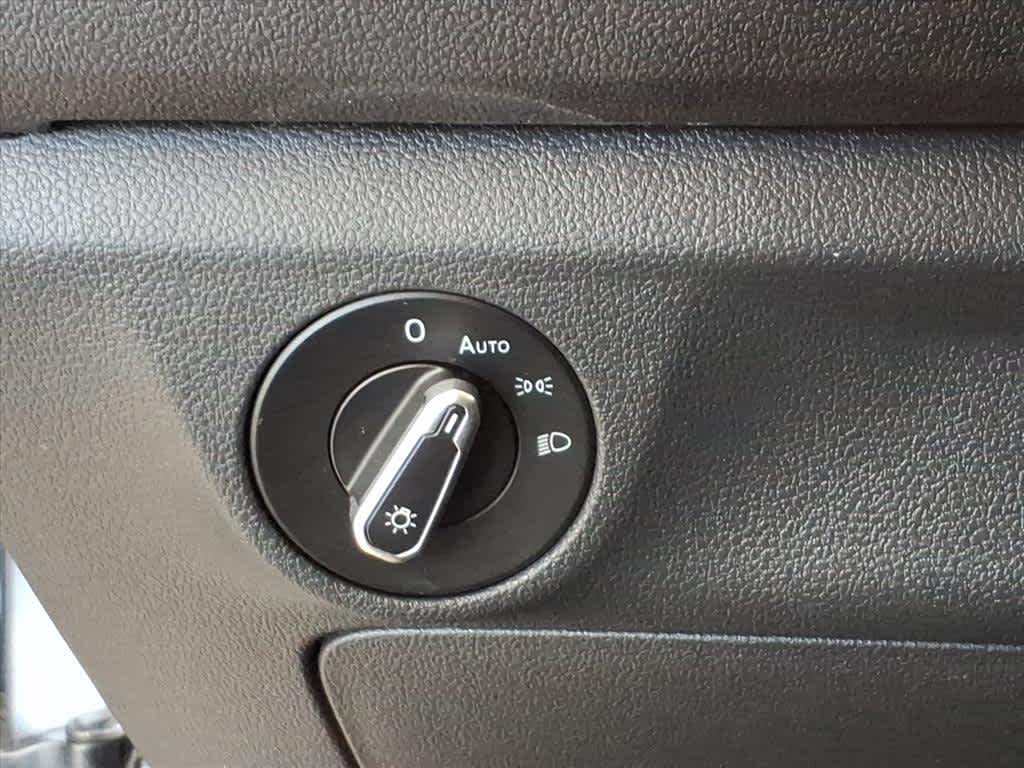 2023 Volkswagen Jetta SE Auto