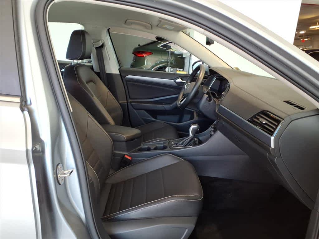 2023 Volkswagen Jetta SE Auto