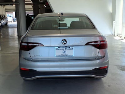 2023 Volkswagen Jetta SE Auto