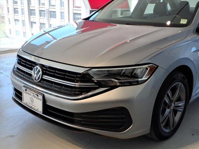 2023 Volkswagen Jetta SE Auto