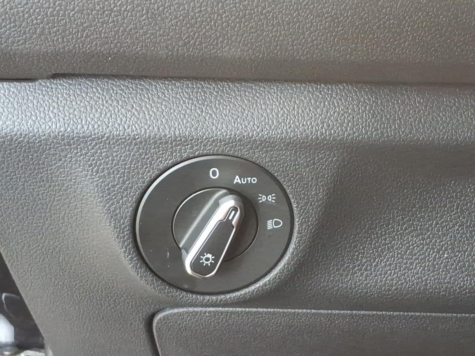 2023 Volkswagen Jetta SE Auto
