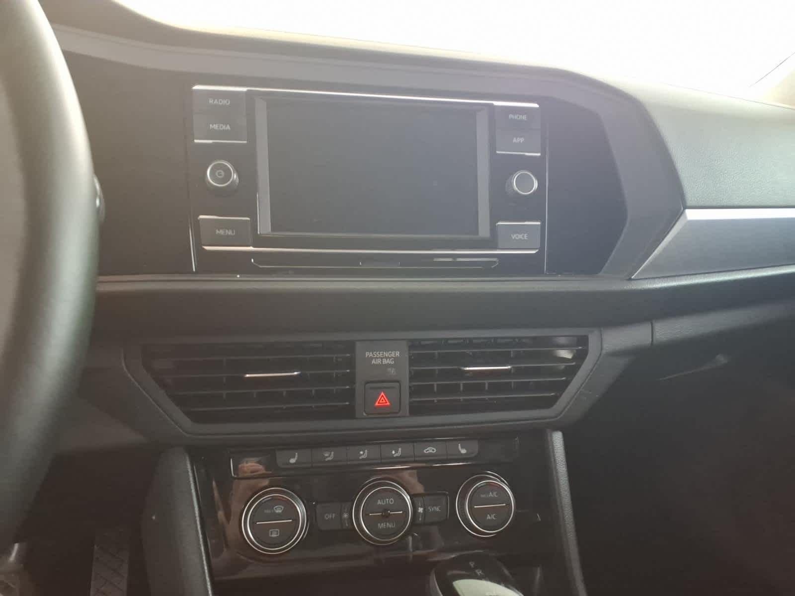 2023 Volkswagen Jetta SE Auto