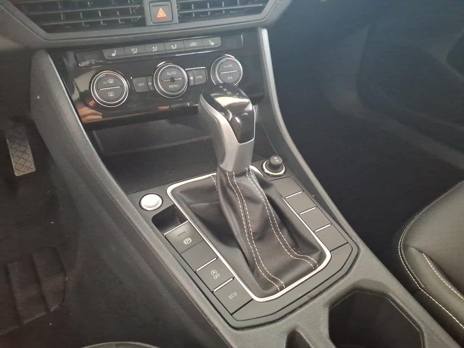 2023 Volkswagen Jetta SE Auto