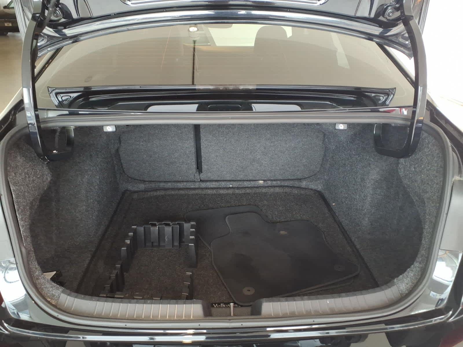 2023 Volkswagen Jetta SE Auto