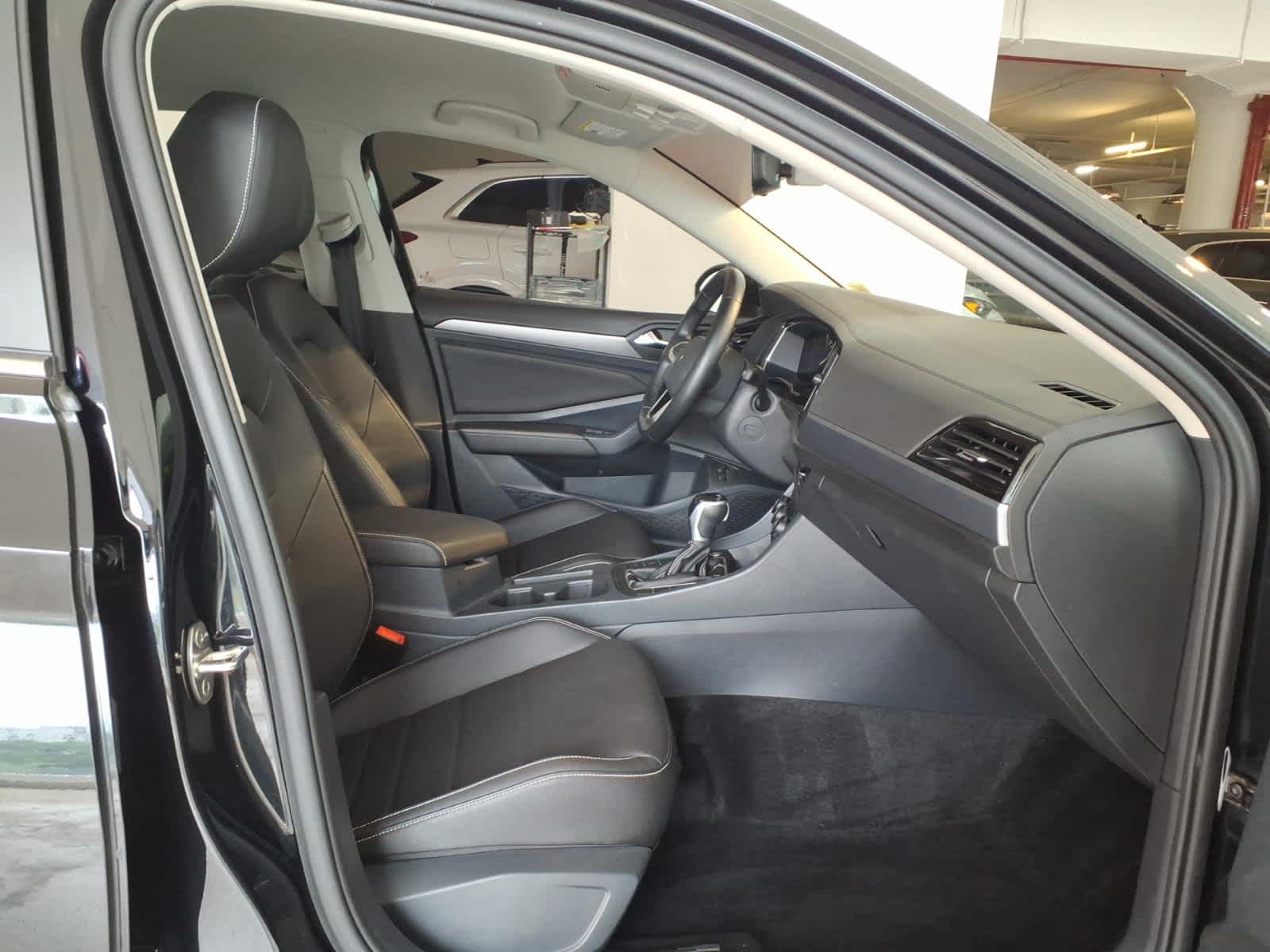 2023 Volkswagen Jetta SE Auto
