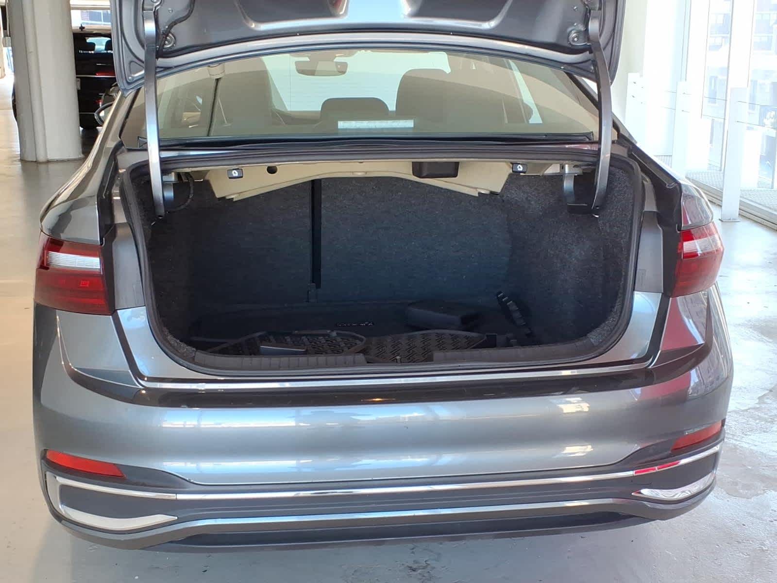 2023 Volkswagen Jetta SEL Auto